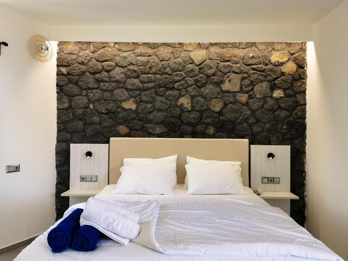 Hotel Noir Santorini Monolitos Zewnętrze zdjęcie